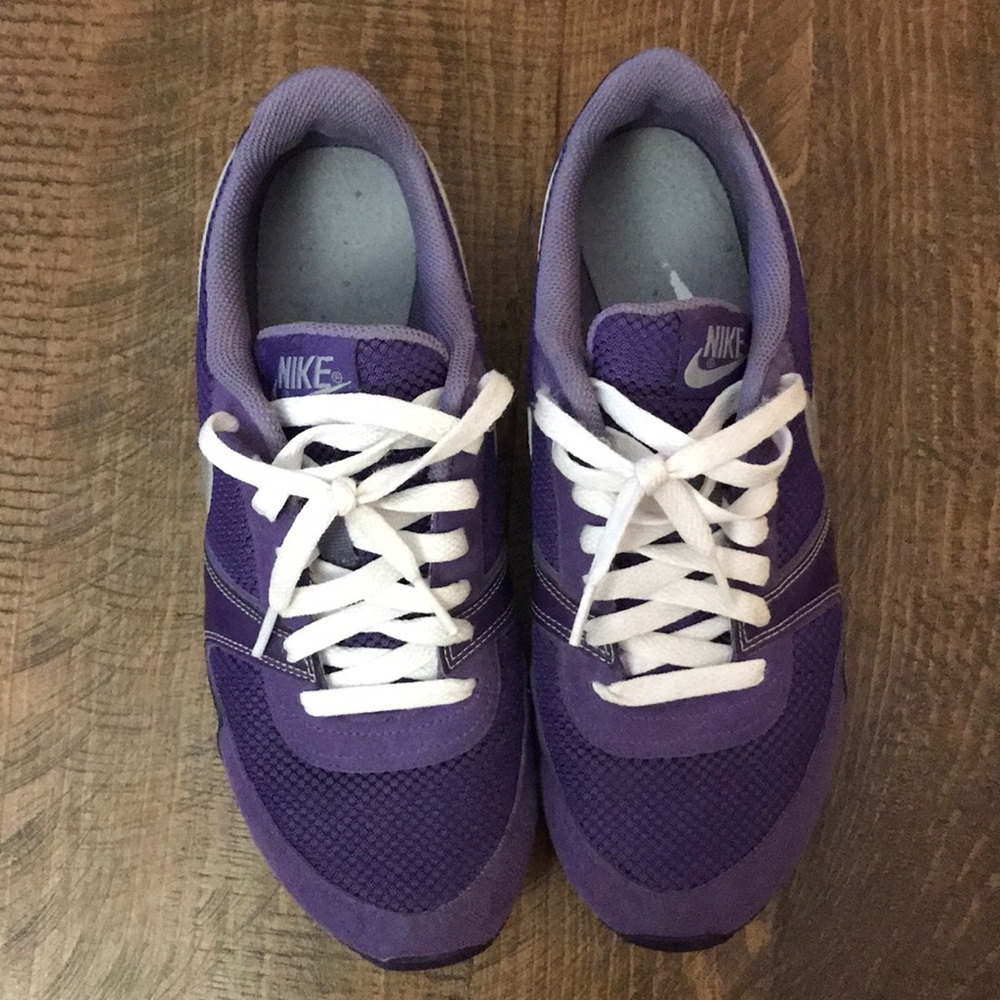 Nike tennis shoes